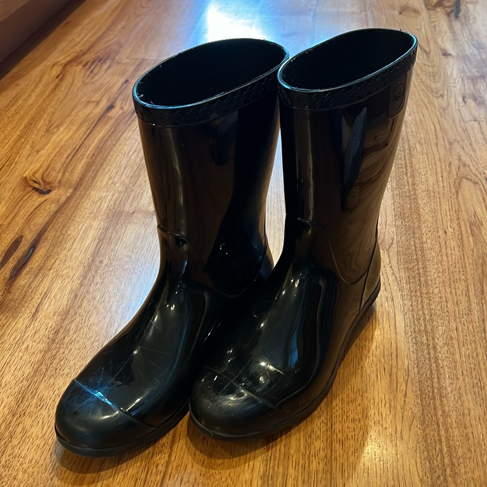 Women’s UGG Rainboots